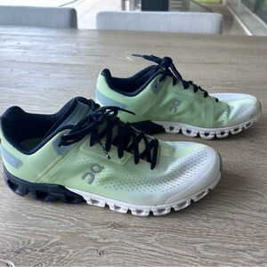 Women's On running sneakers